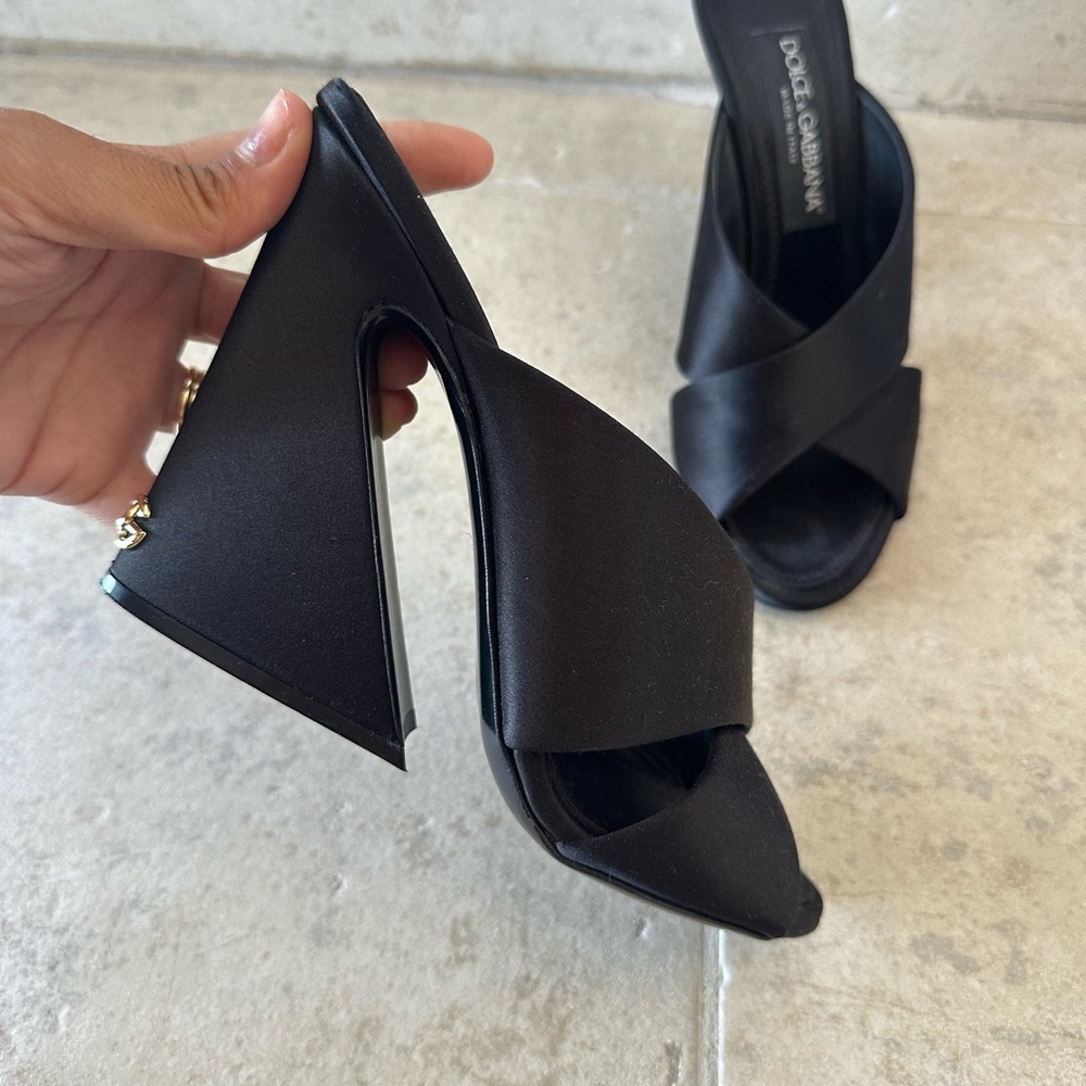 Dolce & Gabbana Black Stiletto Heels with Geometric Design
